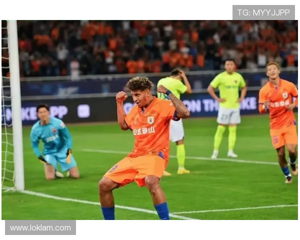 山东泰山中场创造力枯竭,越踢越乱局面已逐步反映在战绩上 山东泰山中场创造力枯竭,越踢越乱局面已逐步反映在战绩上